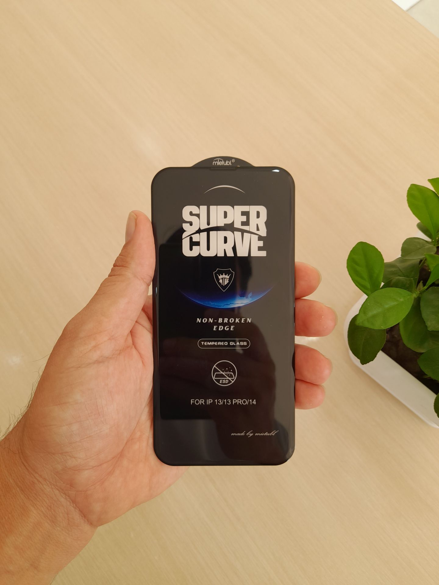 گلس شیشه ای Super Curve میتوبل iphone  13 / 13 pro رو آنتی استاتیک